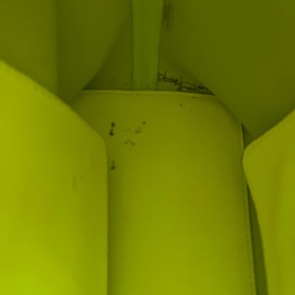 Neon green-yellow Michael Kors bag in outstanding used condition - Picture 9 of 9